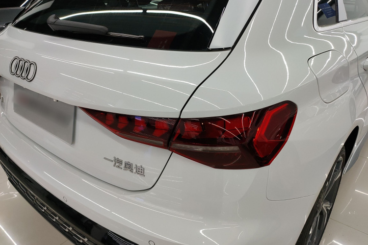 奥迪A3 2025款 Sportback 35TFSI 飞驰尊享型车身外观9