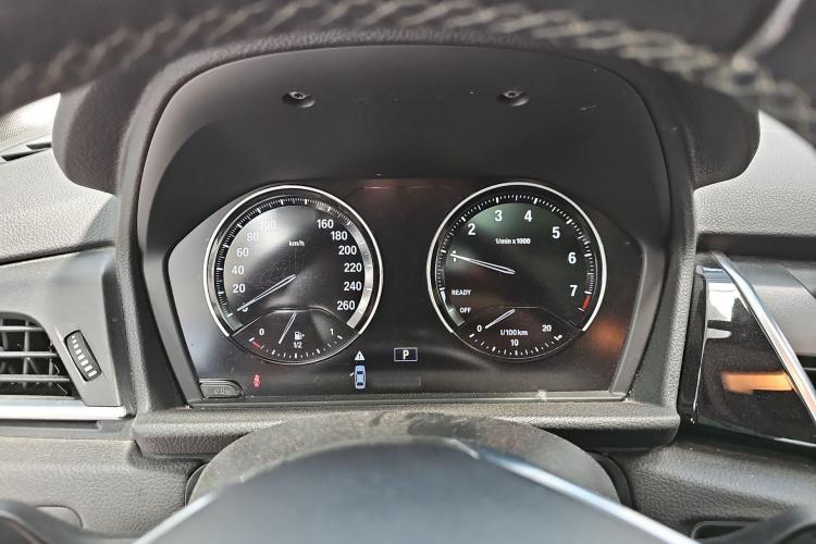 宝马2系旅行车 2019款 218i 领先型中控内饰7003