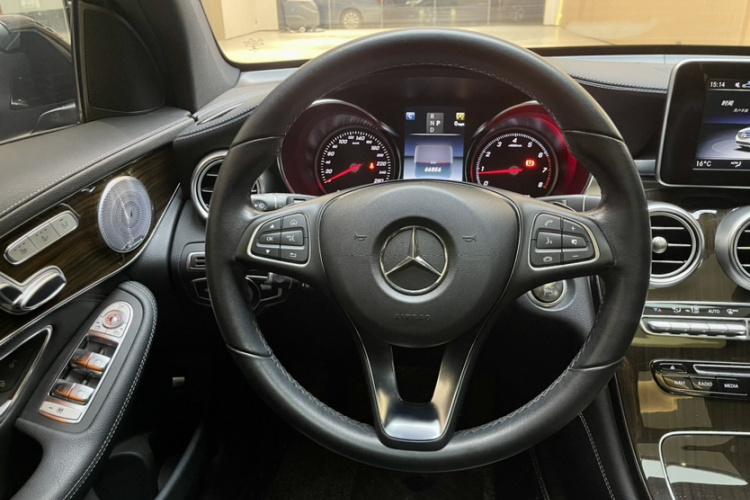 奔驰GLC 2019款 GLC 260 L 4MATIC 动感型中控内饰7015