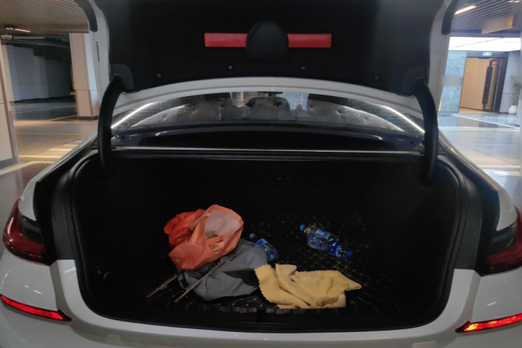 宝马3系 2021款 325i M运动套装中控内饰23