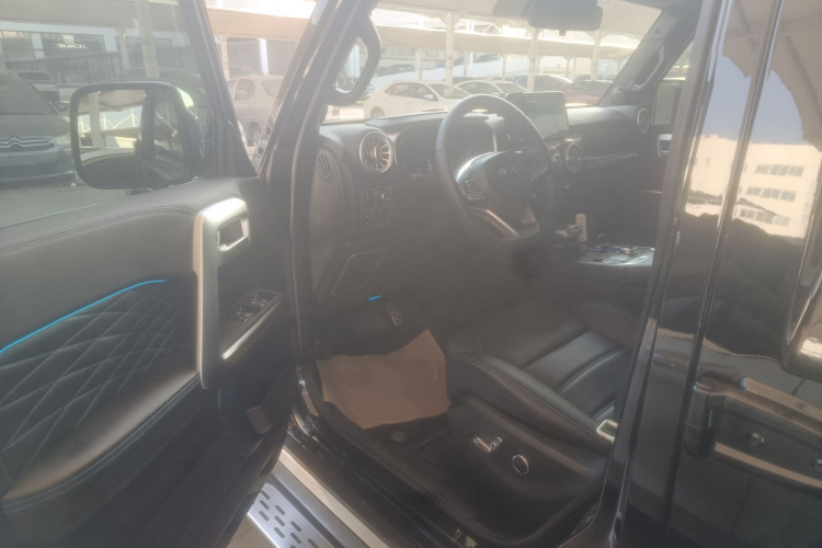 北京越野 北京BJ40 2023款 2.0T 自动四驱城市猎人版侠客型中控内饰20