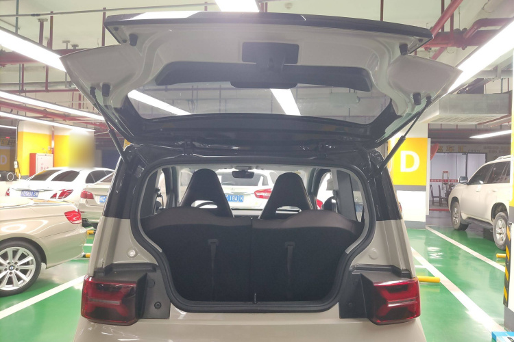 五菱汽车 宏光MINIEV 2022款 GAMEBOY 200km 玩乐款 磷酸铁锂机舱底盘23