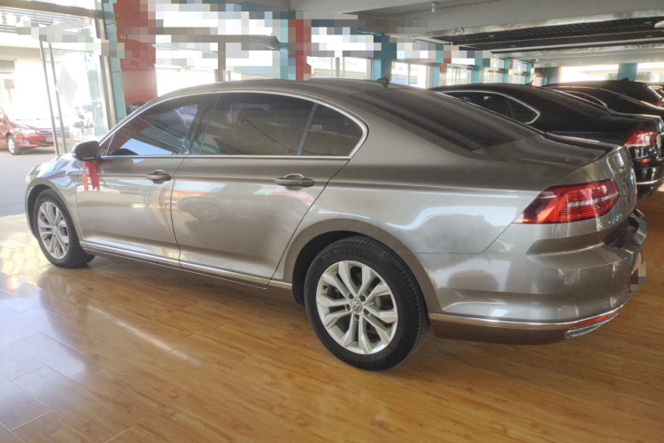 大众 迈腾 2019款 330TSI DSG 豪华型 国V车身外观4