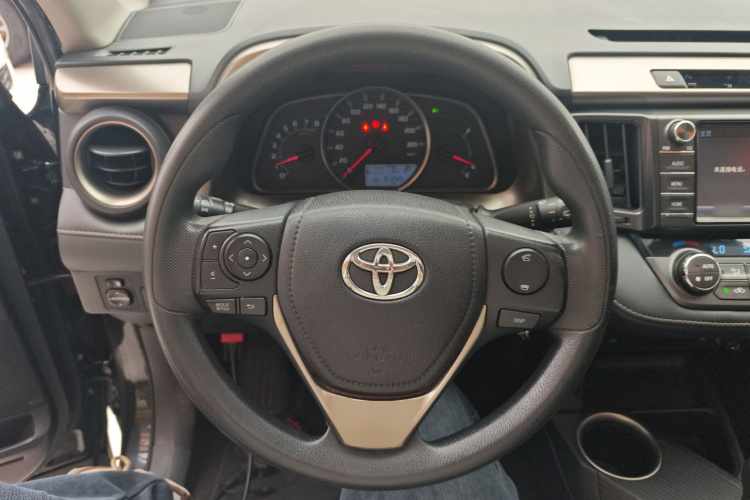 丰田 RAV4荣放 2015款 2.0L CVT两驱风尚版中控内饰13