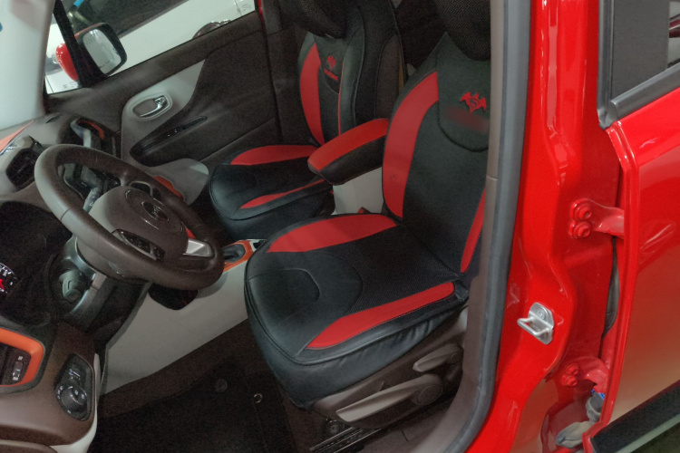 Jeep 自由侠 2016款 1.4T 自动高能版局部细节19