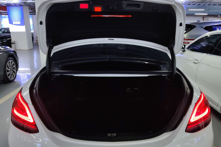 奔驰C级 2021款 C 260 L 运动版机舱底盘23