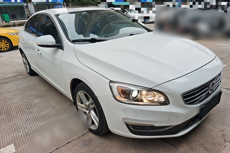 沃尔沃S60 2014款 S60L T5 智驭版车身外观3