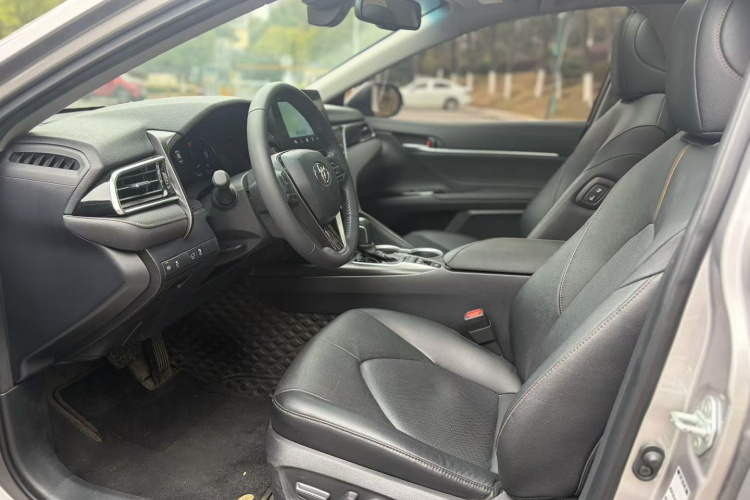 丰田 凯美瑞 2023款 双擎 2.5HG 豪华版中控内饰7002