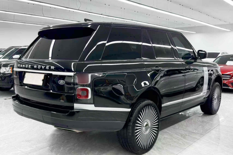 路虎 揽胜 2022款 3.0 L6 360PS 传世版车身外观6004