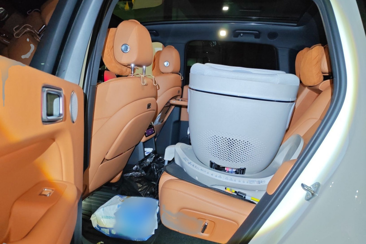 理想汽车 理想L6 2024款 Pro中控内饰7004