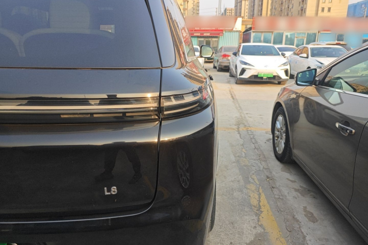 理想汽车 理想L8 2023款 Pro车身外观9