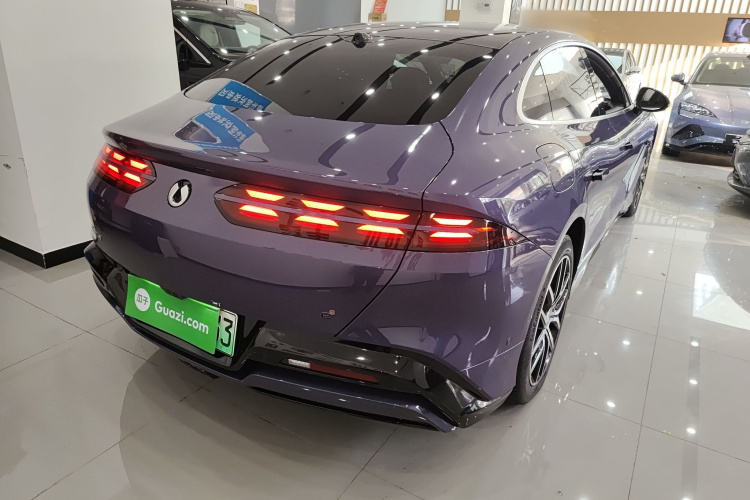 腾势Z9 2024款 1100km 四驱Max版车身外观7