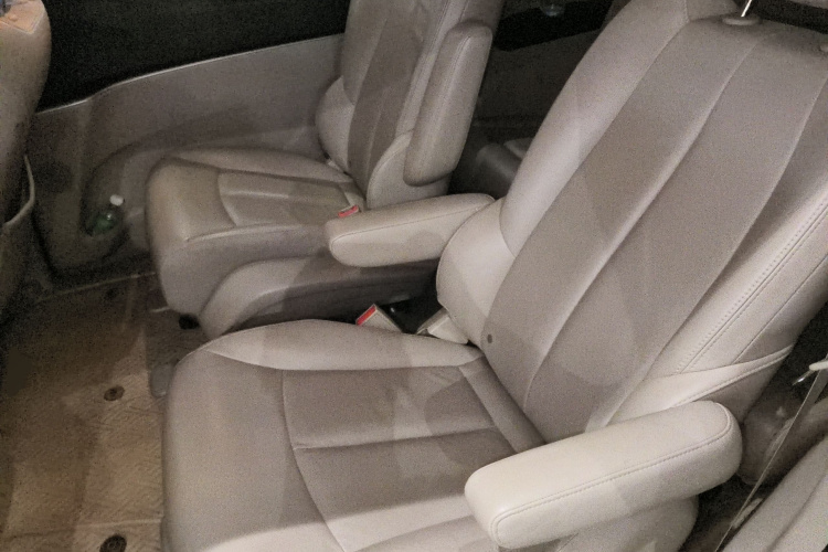 别克GL8 2018款 28T 豪华型 国VI中控内饰7004