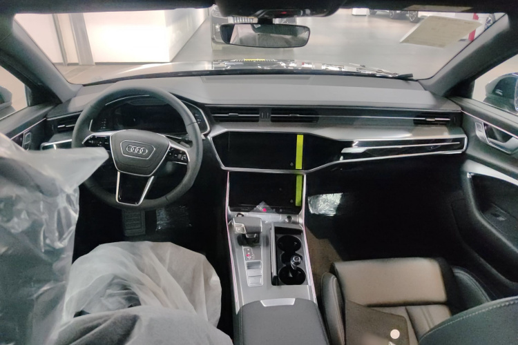 奥迪A6L 2025款 改款 40 TFSI 豪华动感型中控内饰7003