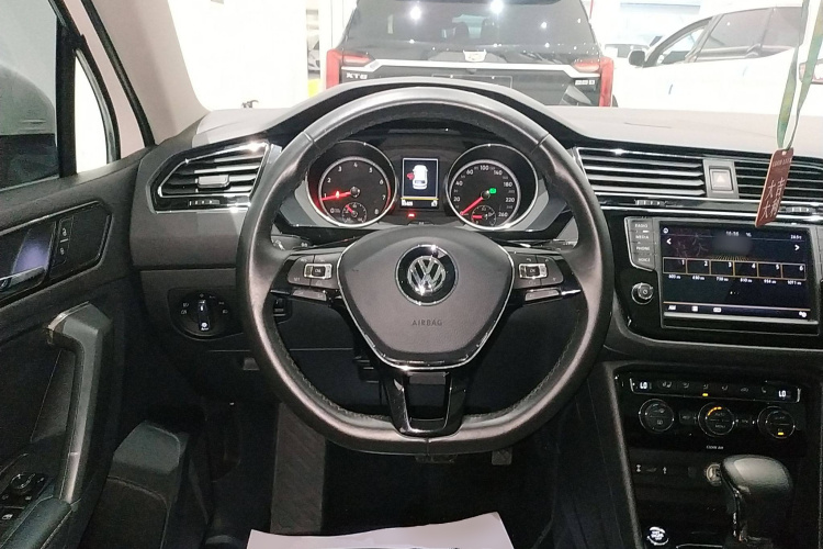大众 途观L 2018款 330TSI 自动两驱豪华版中控内饰13