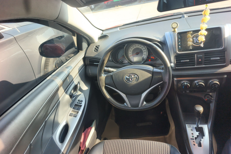 丰田 YARiS L 致炫 2015款 1.5G 自动橙色限量版中控内饰13