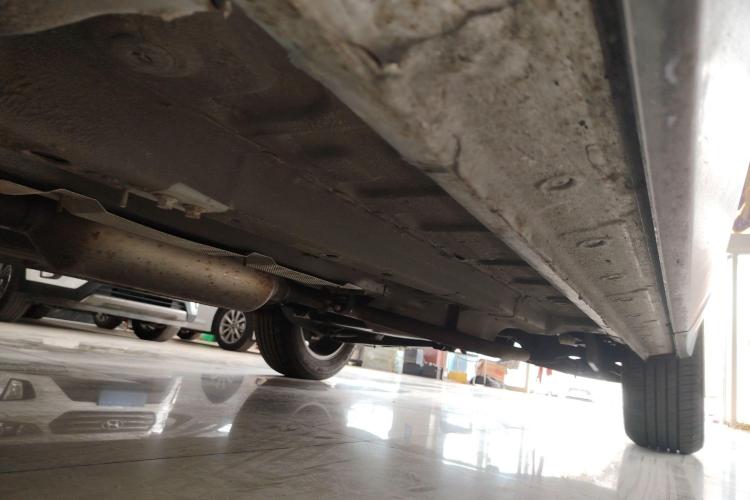 捷途X70 2018款 1.5T 手动畅行版机舱底盘30