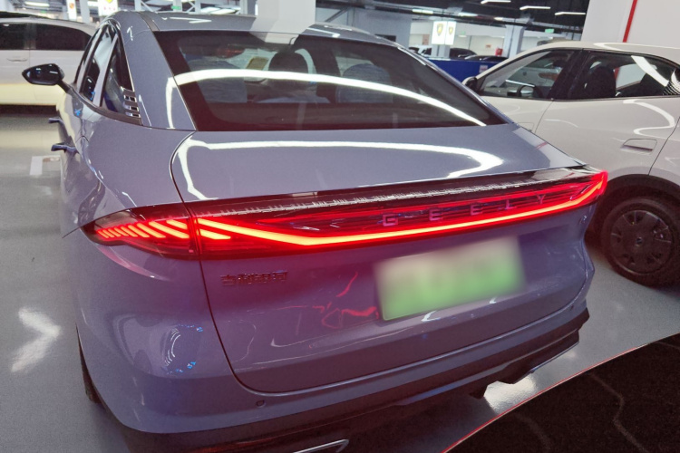 吉利银河 银河L6 2024款 125km PLUS 龙腾版车身外观6