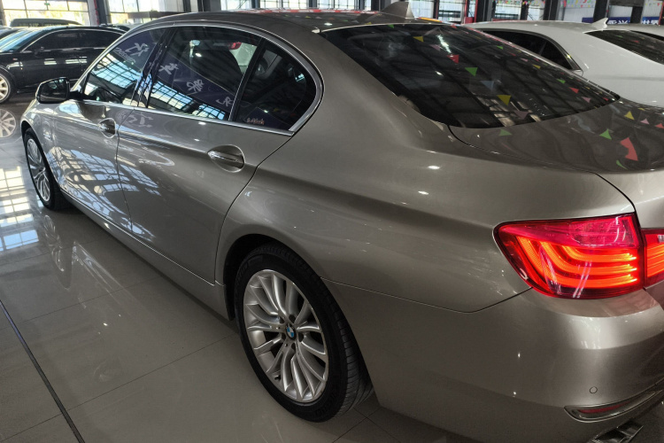 宝马5系 2014款 525Li 豪华设计套装车身外观4