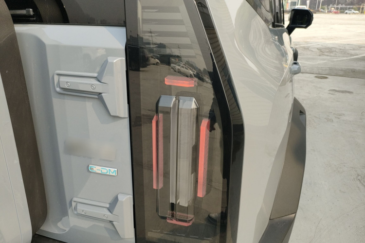 捷途山海 捷途旅行者C-DM 2024款 C-DM 208KM 山野版车身外观9