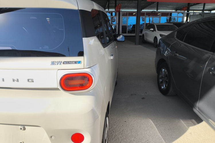 五菱汽车 宏光MINIEV 2024款 第三代 215km 青春版车身外观9