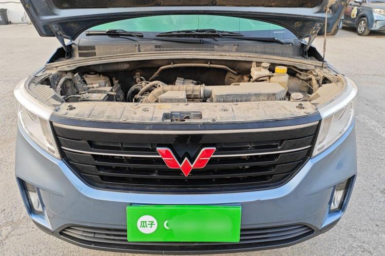 五菱汽车 五菱宏光PLUS 2020款 1.5L 手动舒适型 7座机舱底盘24