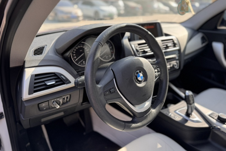 宝马2系(进口) 2015款 218i中控内饰7008