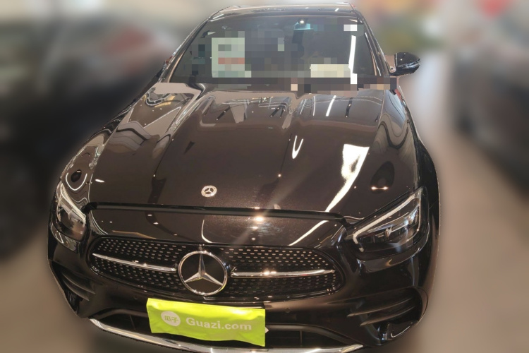 奔驰E级 2021款 改款 E 300 L 运动时尚型车身外观2
