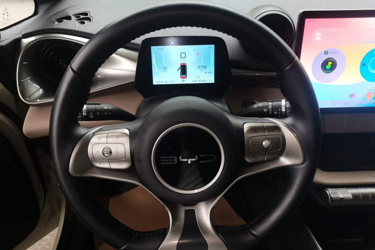 比亚迪 海豚 2023款 420km 时尚版中控内饰13