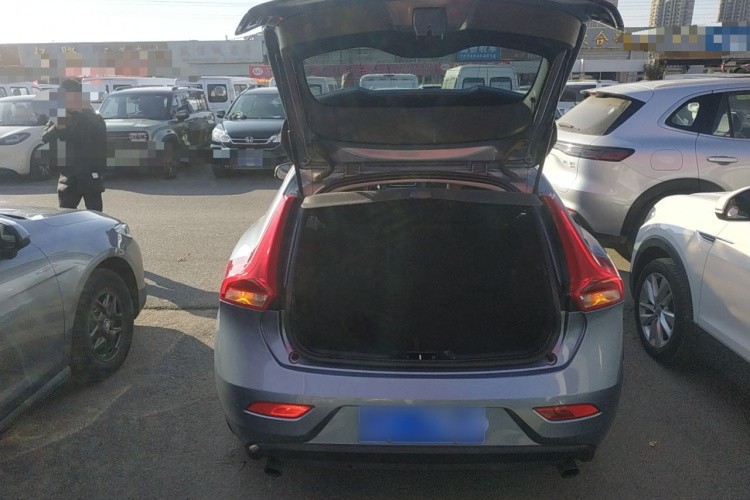 沃尔沃V40 2018款 T3 智雅版局部细节23