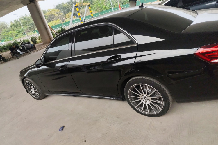 奔驰E级 2014款 改款 E 260 L 运动型车身外观4