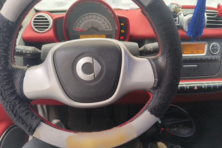 smart fortwo 2011款 1.0 MHD 硬顶激情版局部细节13