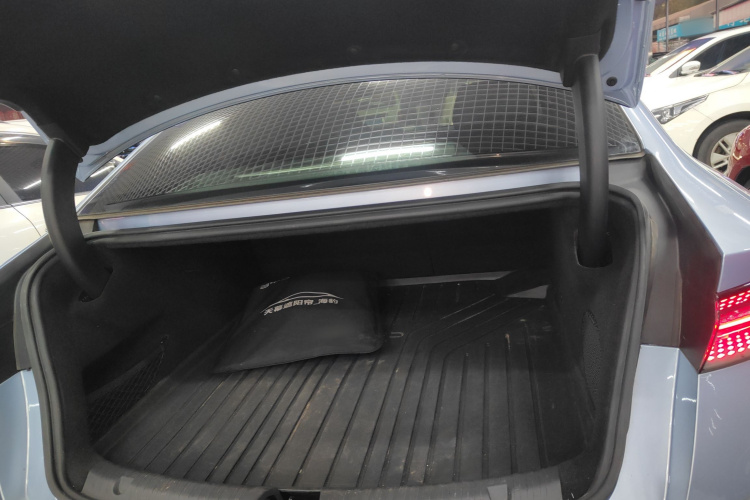 比亚迪 海豹 2022款 550km 标准续航后驱版尊贵型机舱底盘23