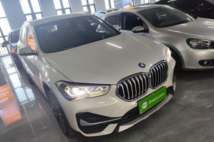 宝马X1 2020款 xDrive25Li 尊享型车身外观3