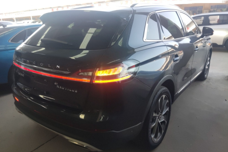 林肯 航海家 2021款 2.0T 四驱尊雅版车身外观6005