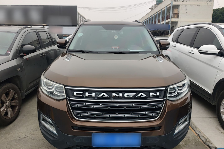 长安CS95 2017款 2.0T 两驱智拓版车身外观2