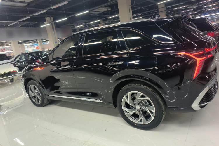 红旗HS3 PHEV 2024款 PHEV 115km 劲为版车身外观4