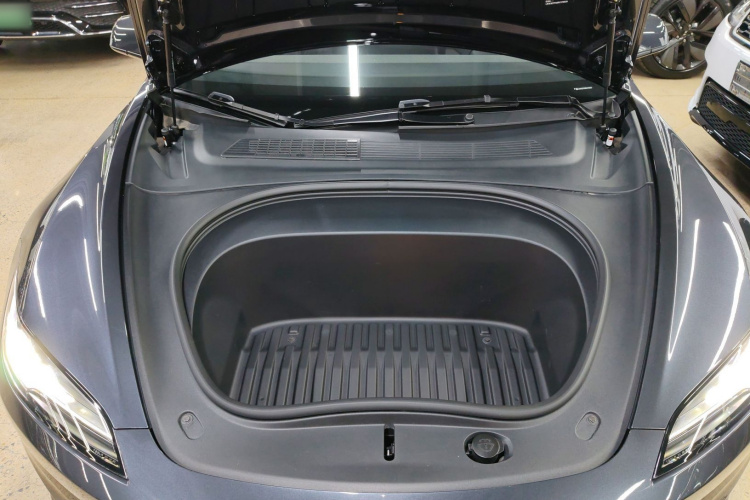 特斯拉 Model 3 2023款 后轮驱动版机舱底盘24