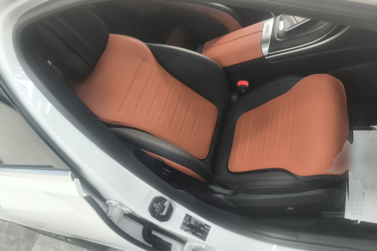 奔驰C级 2025款 C 260 L 运动版局部细节41