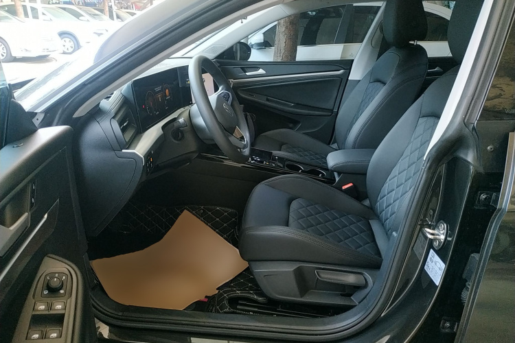 大众 2022款 凌渡L 280TSI DSG热辣版中控内饰19