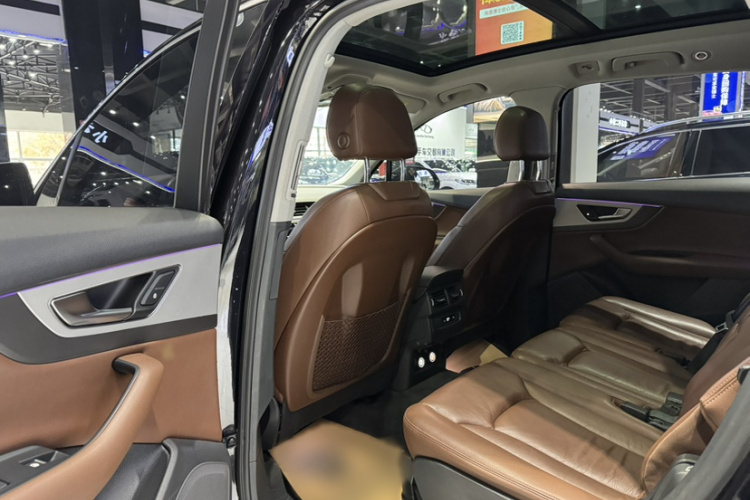 奥迪Q7 2018款 45 TFSI 技术型中控内饰7008