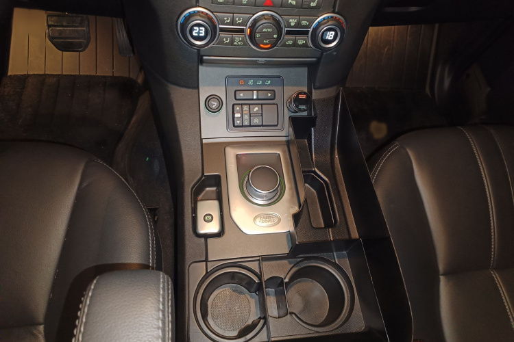 路虎 发现 2016款 3.0 SC 曜黑典藏版 HSE局部细节18