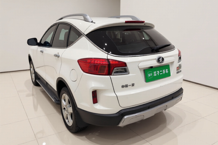 奔腾X80 2013款 2.0L 自动豪华型车身外观5