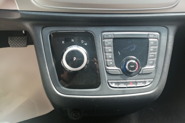 上汽大通MAXUS 大通G20 2023款 改款 ES 2.0T 汽油自动超值版局部细节18