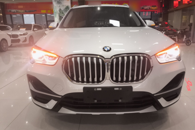 宝马X1 2020款 sDrive20Li 尊享型车身外观2