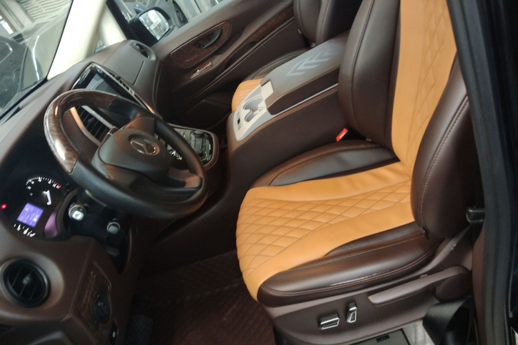 奔驰V级（平行进口） 中控内饰19