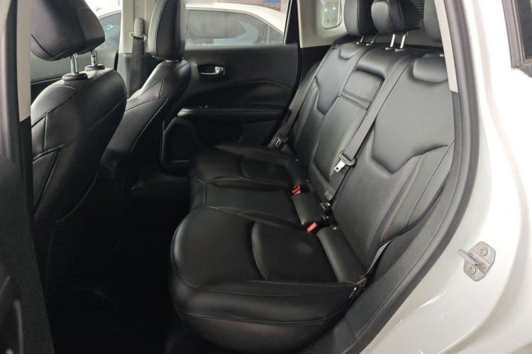 Jeep 指南者 2017款 200T 自动家享版中控内饰7004