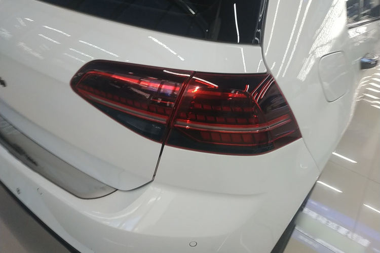 大众 高尔夫 2019款 280TSI DSG R-Line型 国VI车身外观9