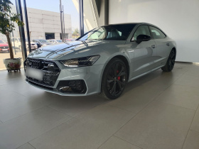 奥迪A7L 2025款 45 TFSI quattro RS 套件竞速版