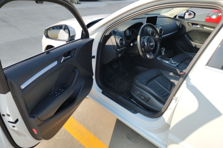 奥迪A3 2014款 Sportback 35 TFSI 自动舒适型中控内饰20